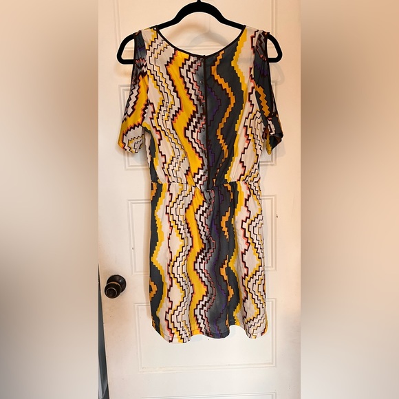 Under Skies Printed Dress With Cutout Sleeves Great Condition Size M - Picture 4 of 4